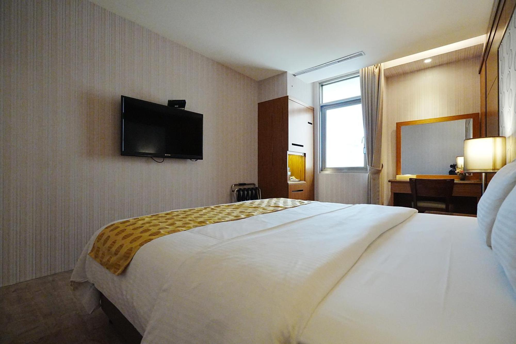 York Hotel Taipei Exterior photo